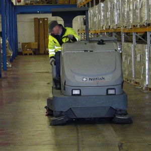 Combination-sweeper-scrubber-drier